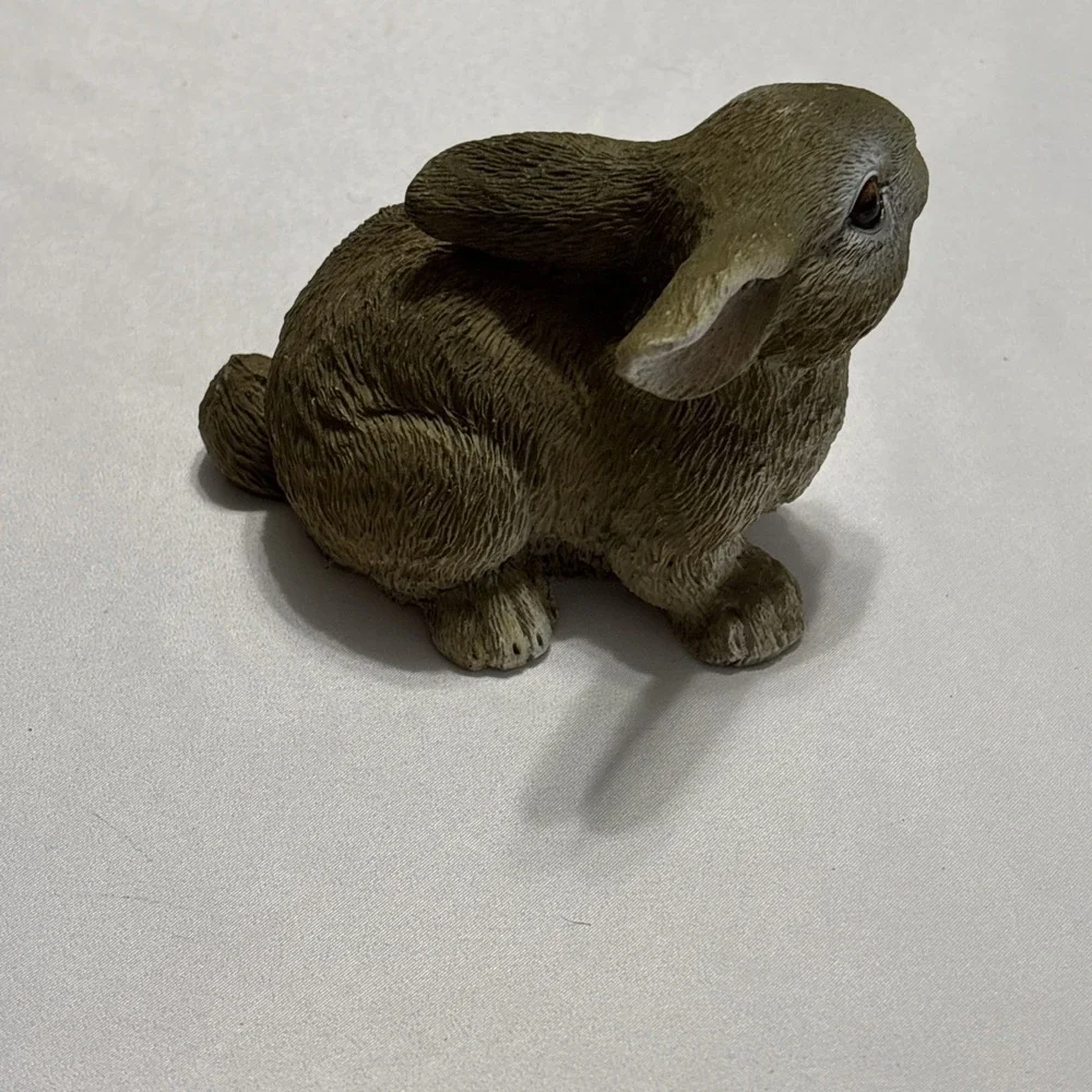 Vintage Style Rabbit Figurine Resin Bunny Garden Decor 5